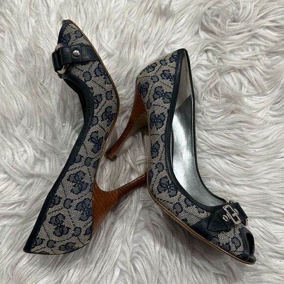 Guess Vintage Navy Jacquard & Leather Peep Toe Heels Sz 7 - Picture 7 of 15